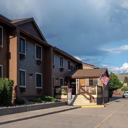 Super 8 By Wyndham Gardiner/Yellowstone Park Area Exterior foto