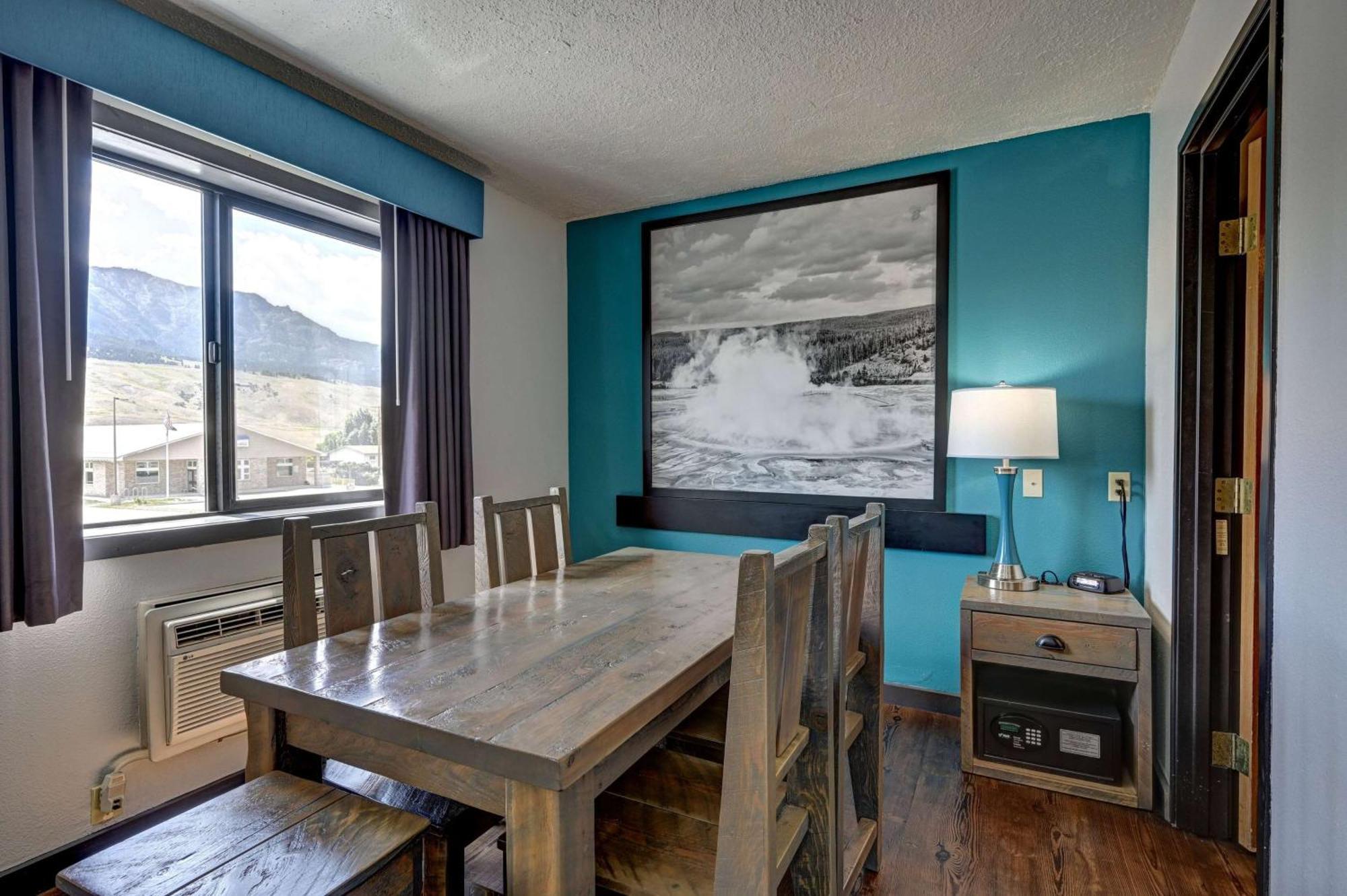 Super 8 By Wyndham Gardiner/Yellowstone Park Area Exterior foto