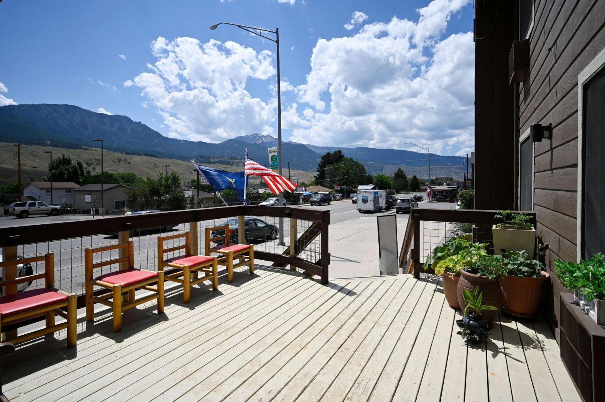 Super 8 By Wyndham Gardiner/Yellowstone Park Area Exterior foto