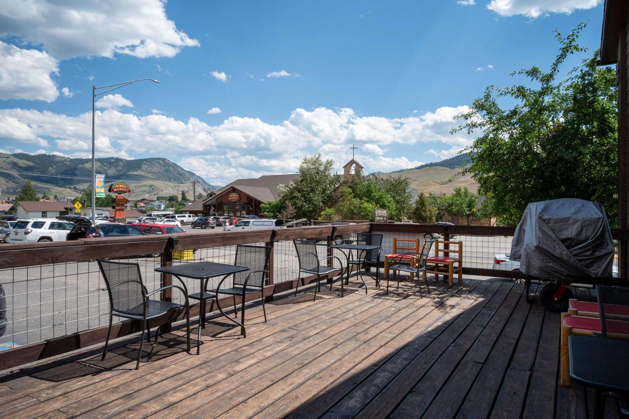 Super 8 By Wyndham Gardiner/Yellowstone Park Area Exterior foto