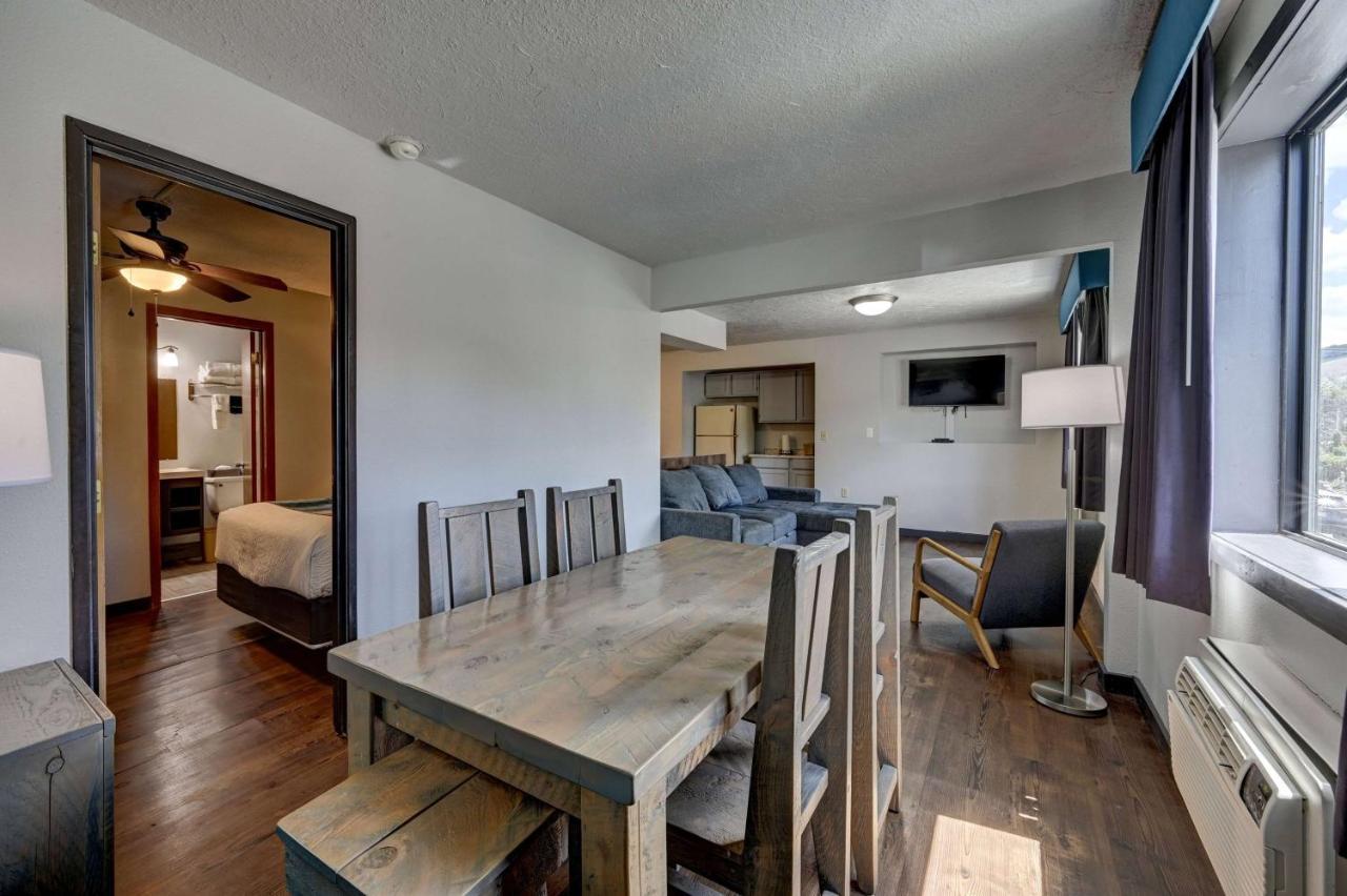 Super 8 By Wyndham Gardiner/Yellowstone Park Area Exterior foto