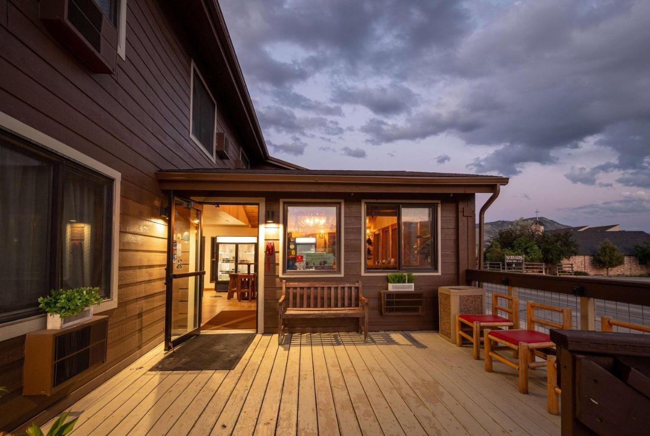 Super 8 By Wyndham Gardiner/Yellowstone Park Area Exterior foto