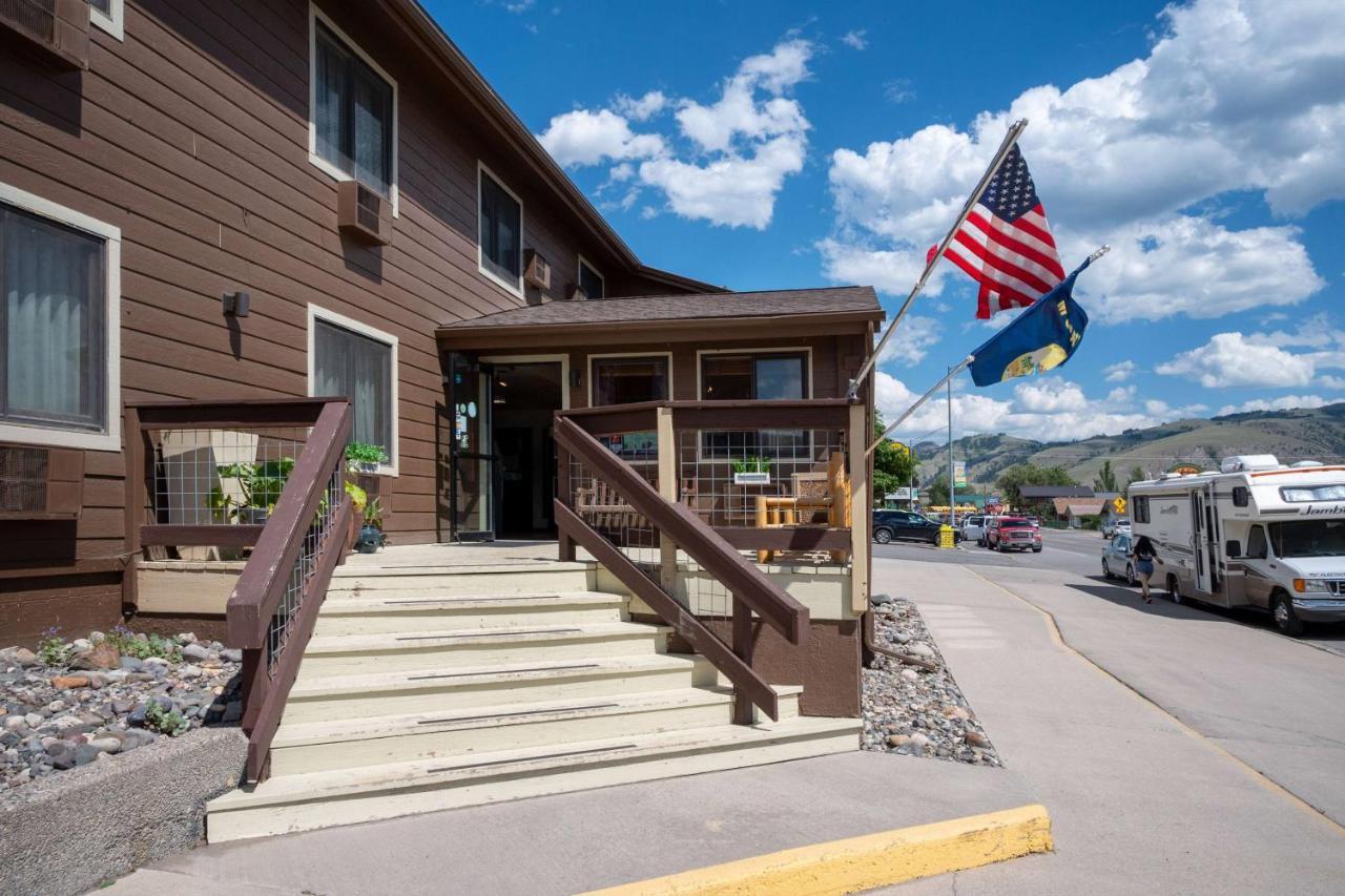 Super 8 By Wyndham Gardiner/Yellowstone Park Area Exterior foto