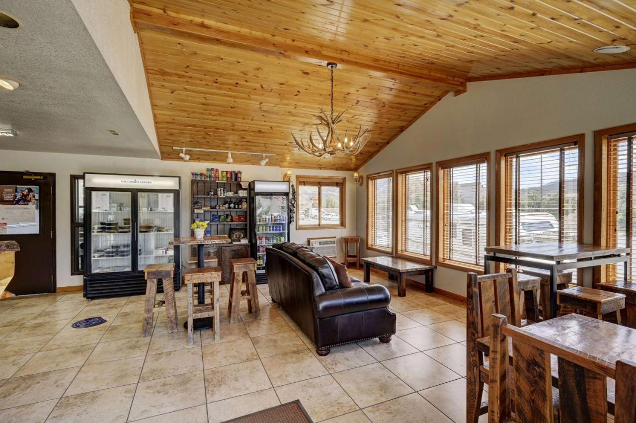 Super 8 By Wyndham Gardiner/Yellowstone Park Area Exterior foto